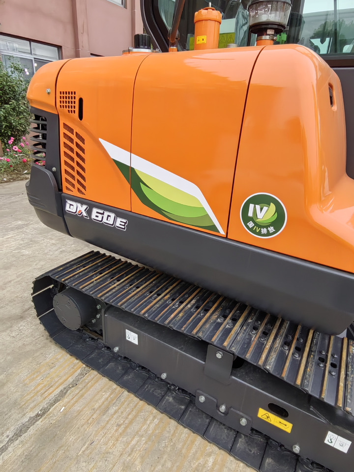 DOOSAN DX60E-10N - Pelle sur chenille: photos 3 DOOSAN DX60E-10N - Pelle sur chenille: photos 3