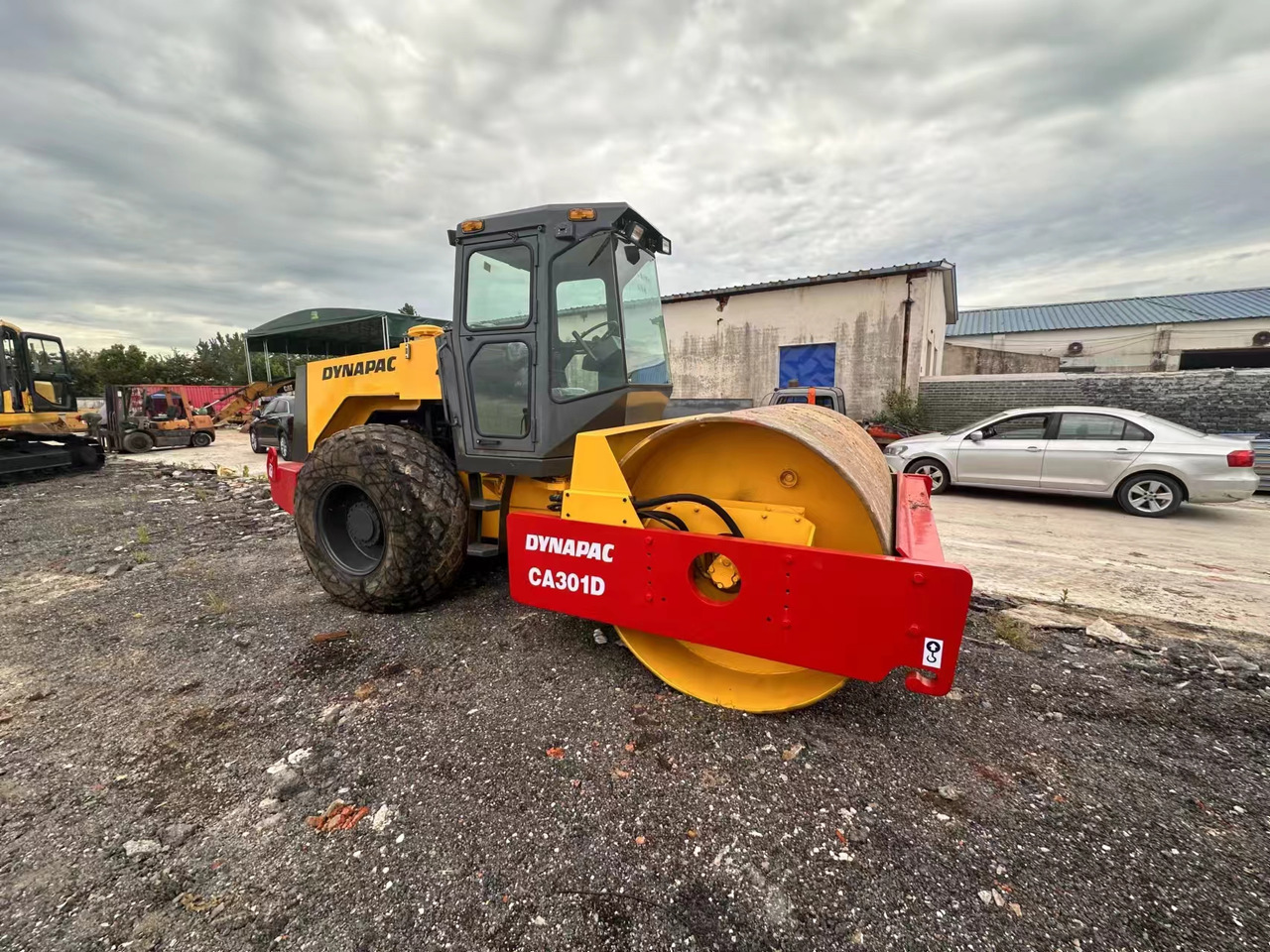 DYNAPAC CA301D - Rouleau compresseur: photos 3 DYNAPAC CA301D - Rouleau compresseur: photos 3