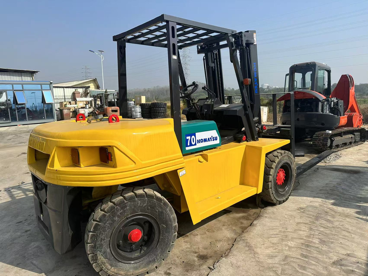 KOMATSU 7-ton - Chariot élévateur diesel: photos 2 KOMATSU 7-ton - Chariot élévateur diesel: photos 2