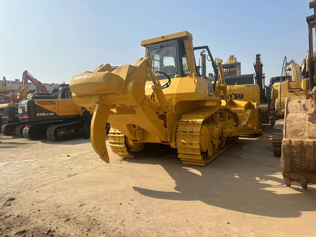 KOMATSU D155A-5 - Bulldozer: photos 3 KOMATSU D155A-5 - Bulldozer: photos 3