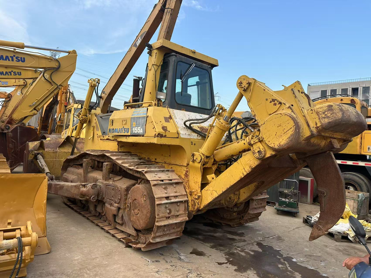 KOMATSU D155A-5 - Bulldozer: photos 1 KOMATSU D155A-5 - Bulldozer: photos 1