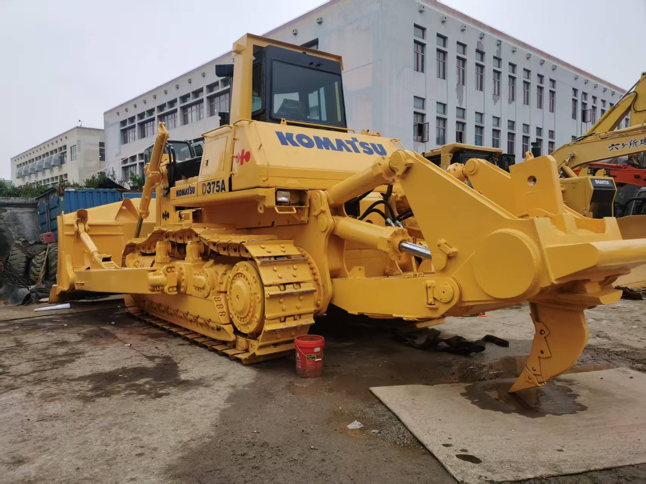 KOMATSU D375 - Bulldozer: photos 4 KOMATSU D375 - Bulldozer: photos 4
