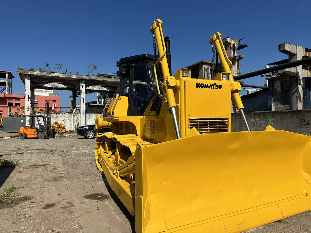 KOMATSU D85ESS - Bulldozer: photos 3 KOMATSU D85ESS - Bulldozer: photos 3
