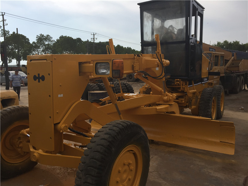 KOMATSU GD305 - Niveleuse: photos 2 KOMATSU GD305 - Niveleuse: photos 2