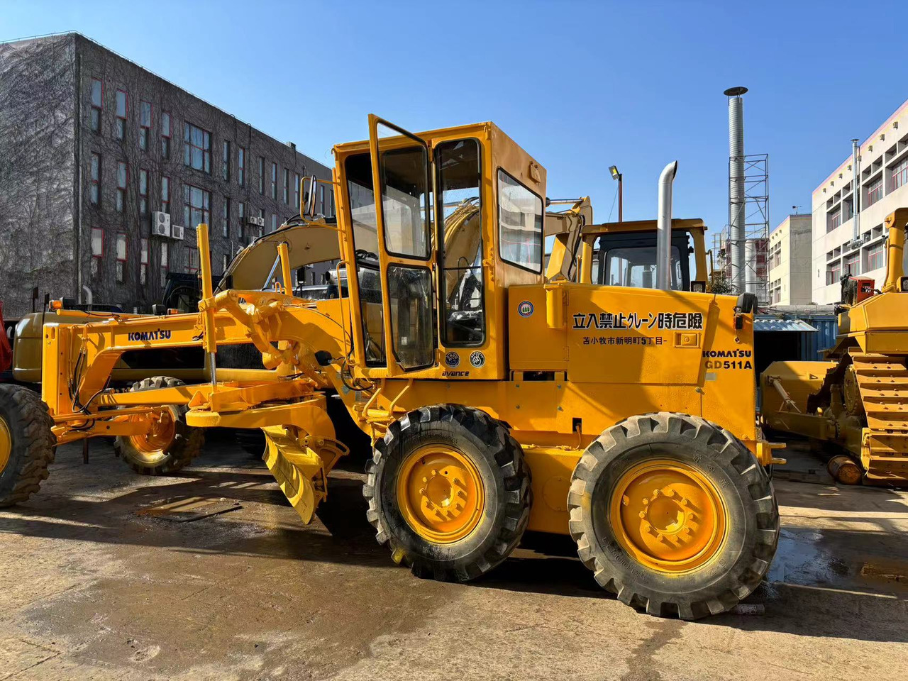 KOMATSU GD511 - Niveleuse: photos 1 KOMATSU GD511 - Niveleuse: photos 1