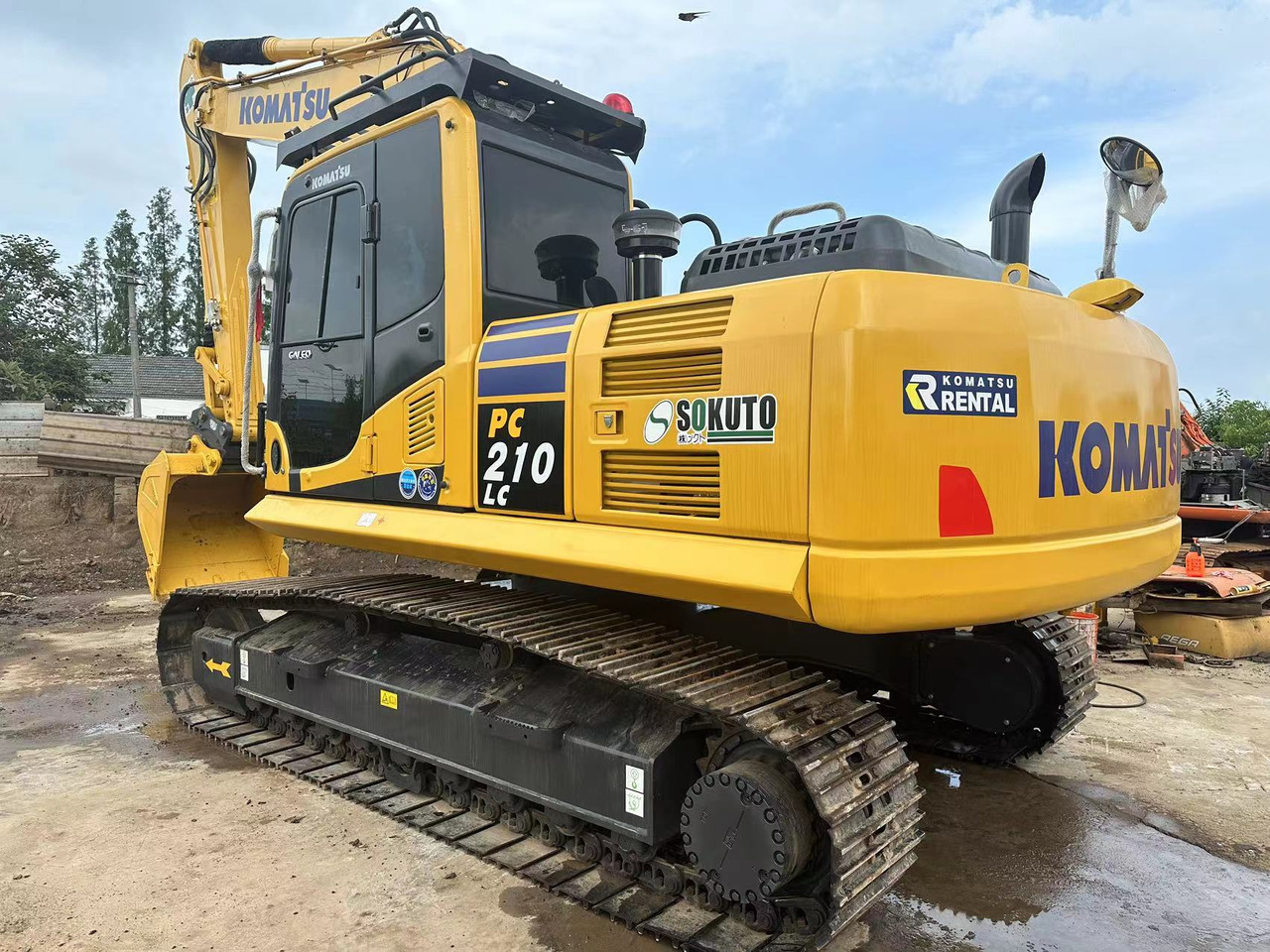 KOMATSU PC210-8 - Pelle sur chenille: photos 1 KOMATSU PC210-8 - Pelle sur chenille: photos 1