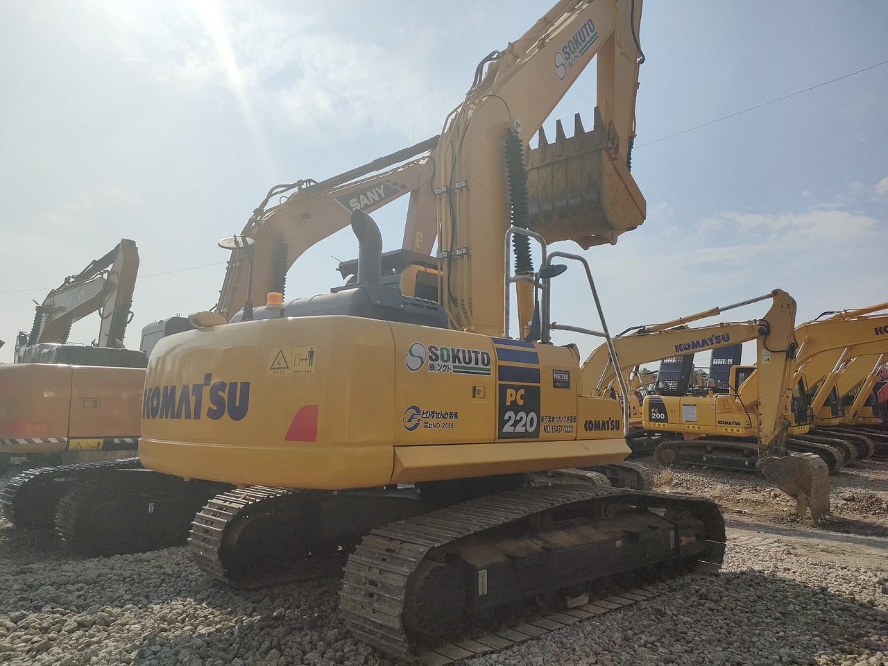 KOMATSU PC220-8 - Pelle sur chenille: photos 3 KOMATSU PC220-8 - Pelle sur chenille: photos 3
