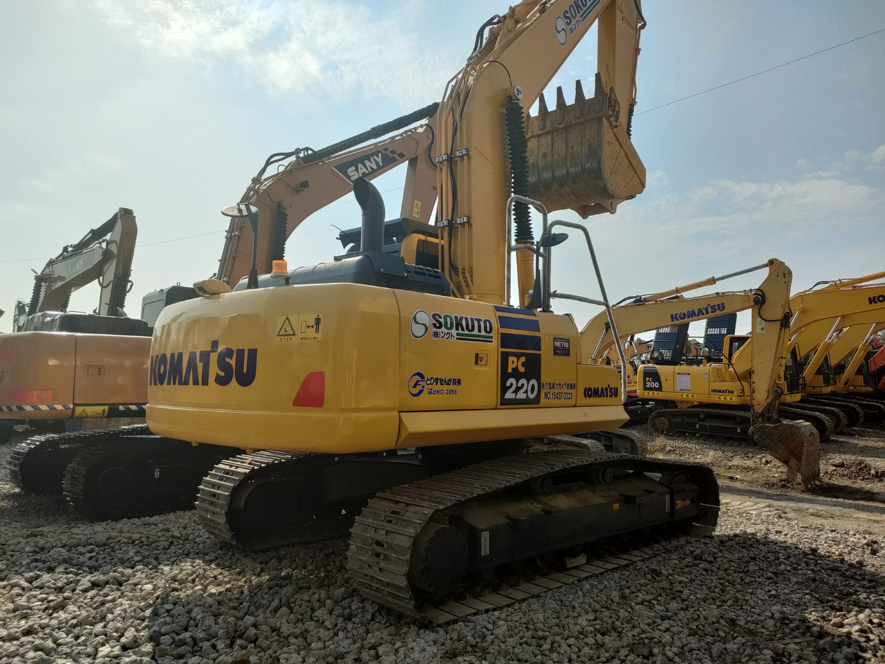 KOMATSU PC220-8 - Pelle sur chenille: photos 4 KOMATSU PC220-8 - Pelle sur chenille: photos 4