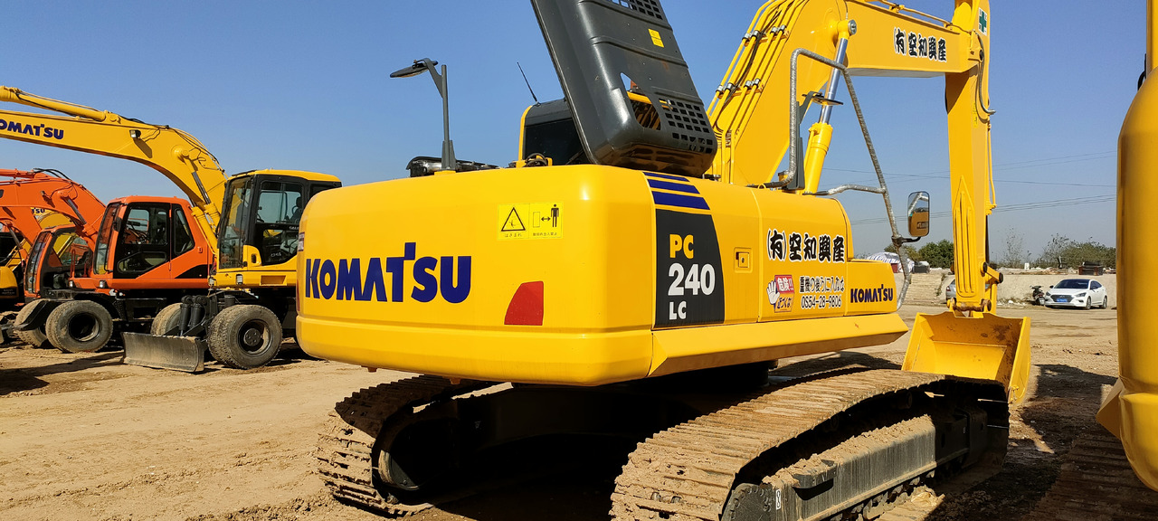 KOMATSU PC240-8 - Pelle sur chenille: photos 5 KOMATSU PC240-8 - Pelle sur chenille: photos 5