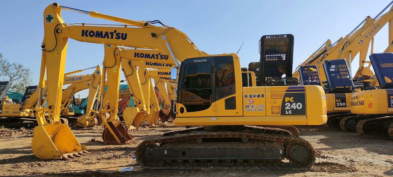 KOMATSU PC240-8 - Pelle sur chenille: photos 2 KOMATSU PC240-8 - Pelle sur chenille: photos 2