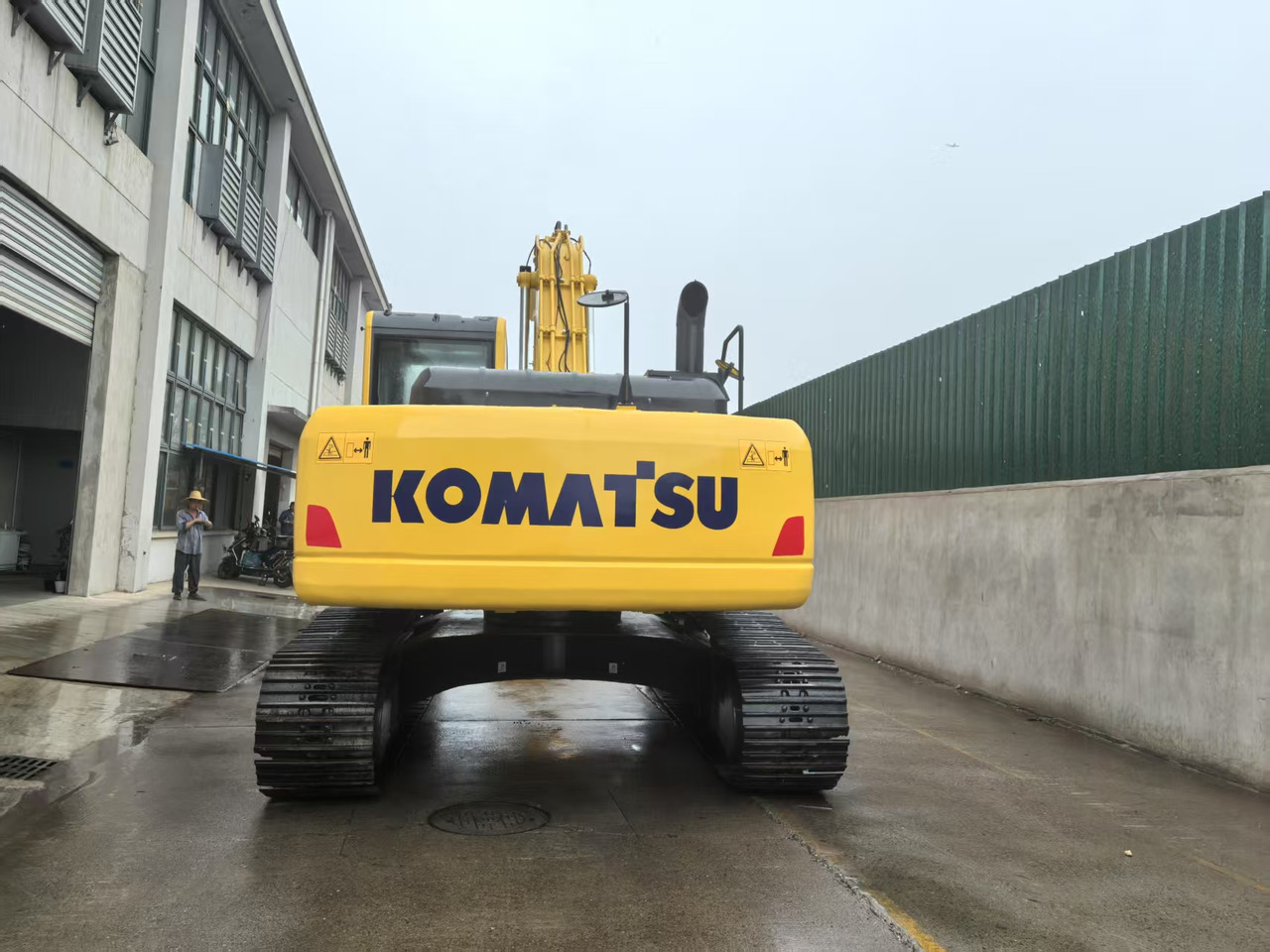 KOMATSU PC240LC-8M0 - Pelle sur chenille: photos 5 KOMATSU PC240LC-8M0 - Pelle sur chenille: photos 5