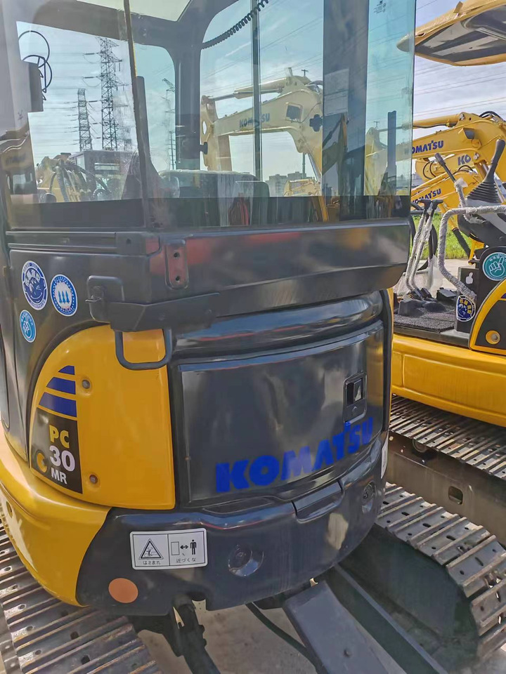 KOMATSU PC30 - Pelle sur chenille: photos 3 KOMATSU PC30 - Pelle sur chenille: photos 3