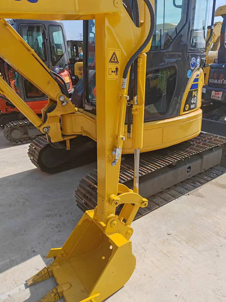 KOMATSU PC35 - Pelle sur chenille: photos 3 KOMATSU PC35 - Pelle sur chenille: photos 3