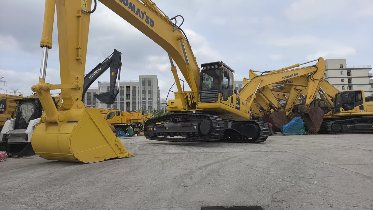 KOMATSU PC400-8 - Pelle sur chenille: photos 3 KOMATSU PC400-8 - Pelle sur chenille: photos 3