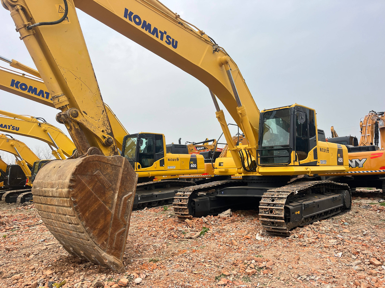 KOMATSU PC450-8 - Pelle sur chenille: photos 3 KOMATSU PC450-8 - Pelle sur chenille: photos 3