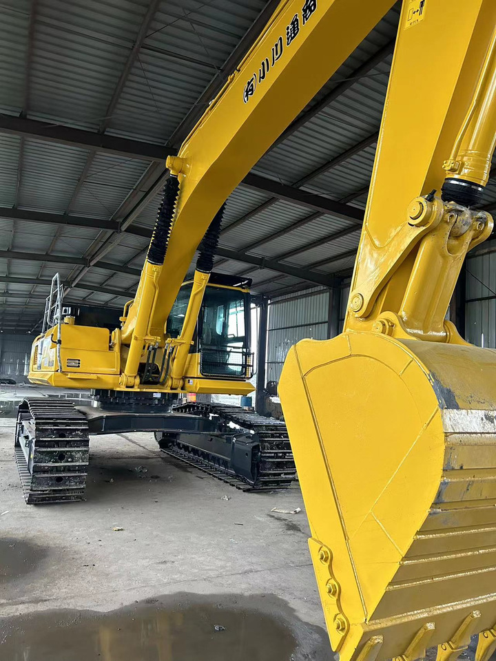KOMATSU PC450-8 - Pelle sur chenille: photos 3 KOMATSU PC450-8 - Pelle sur chenille: photos 3