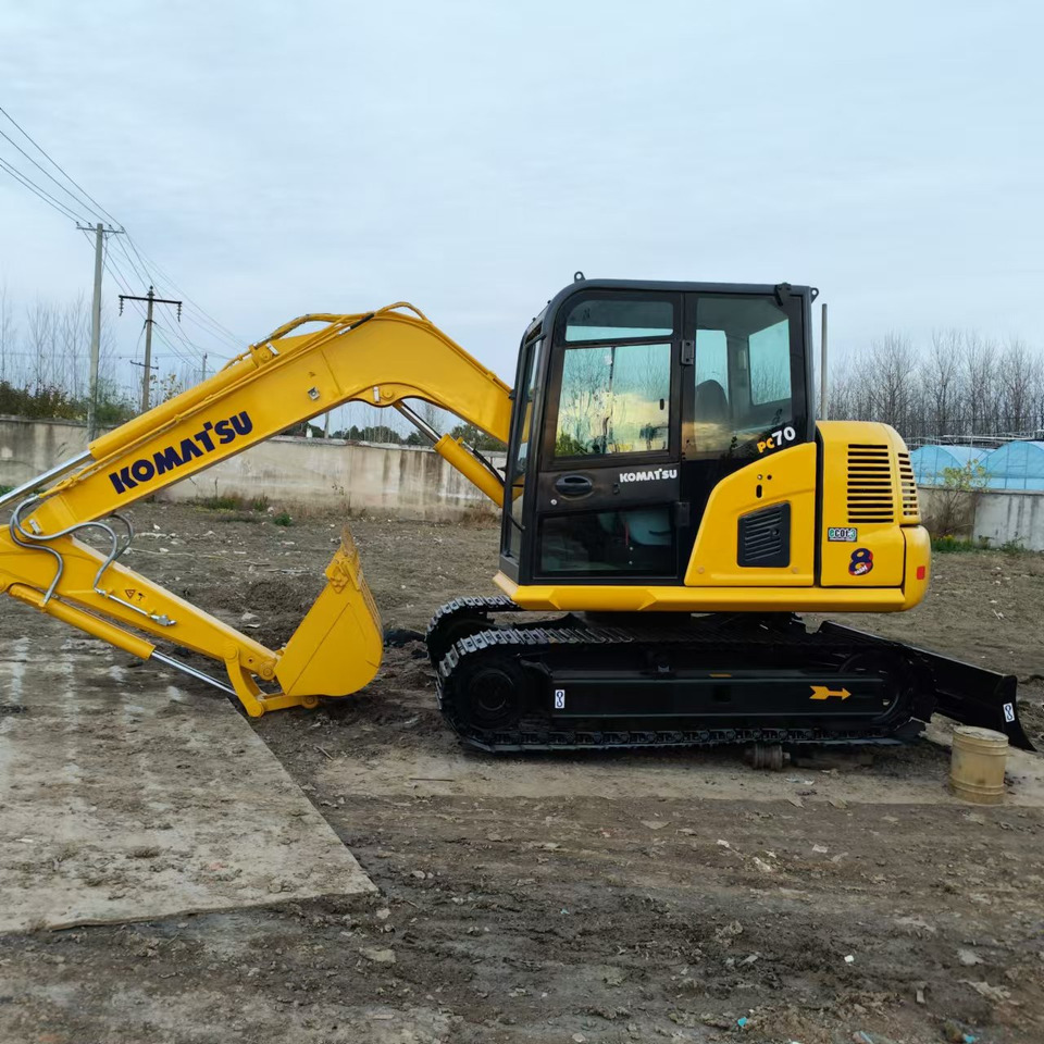 KOMATSU PC70-8 - Pelle sur chenille: photos 1 KOMATSU PC70-8 - Pelle sur chenille: photos 1