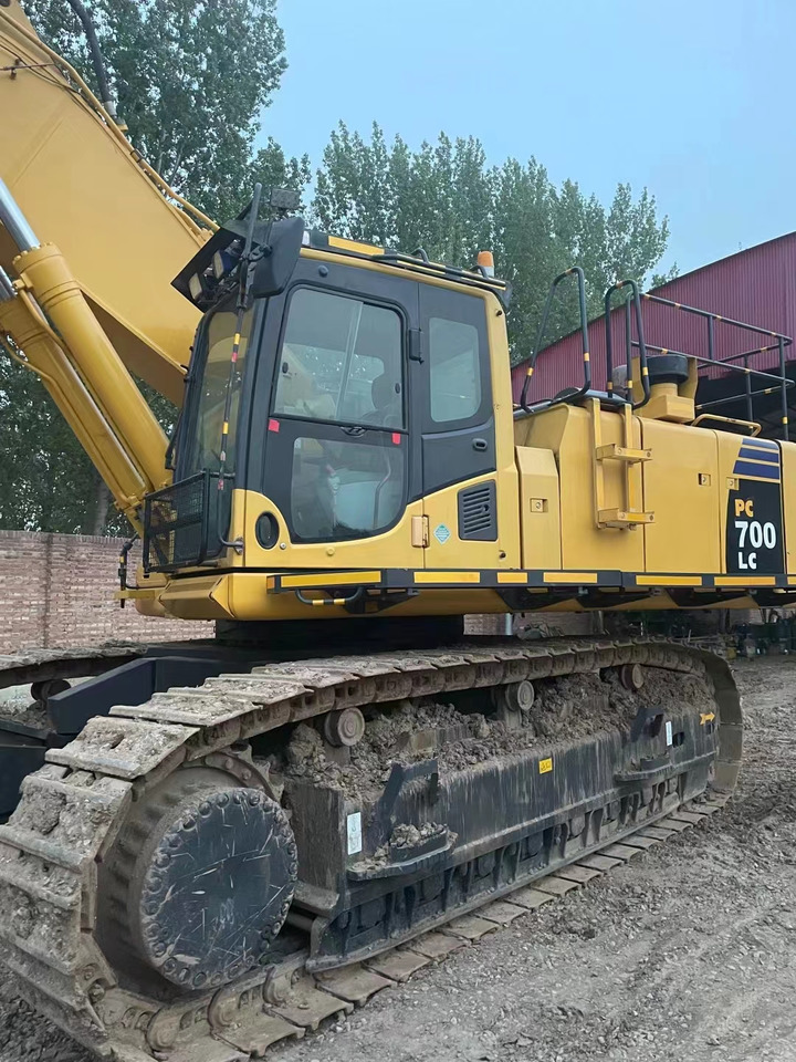KOMATSU PC700 - Pelle sur chenille: photos 1 KOMATSU PC700 - Pelle sur chenille: photos 1