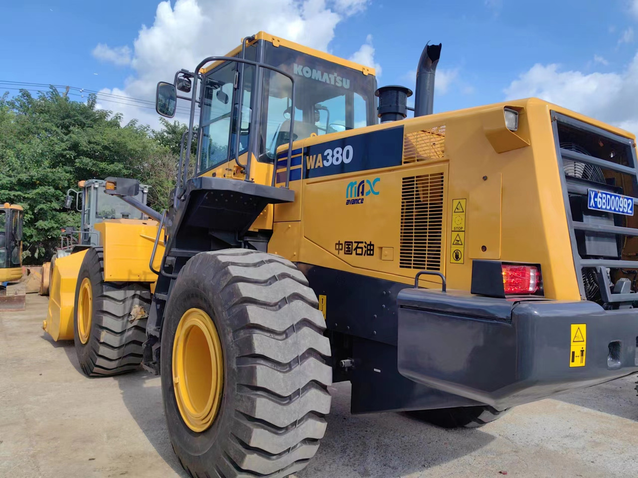 KOMATSU WA380-6 - Chargeuse sur pneus: photos 1 KOMATSU WA380-6 - Chargeuse sur pneus: photos 1