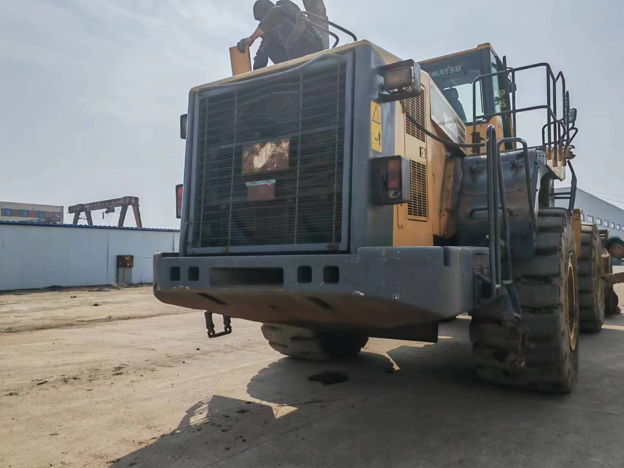 KOMATSU WA600-6 - Chargeuse sur pneus: photos 3 KOMATSU WA600-6 - Chargeuse sur pneus: photos 3