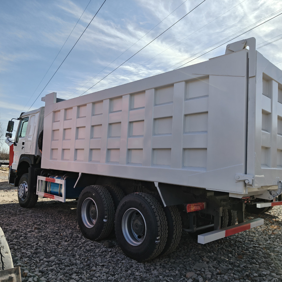 SINOTRUK Howo 6x4-10 wheels - Camion benne: photos 3 SINOTRUK Howo 6x4-10 wheels - Camion benne: photos 3