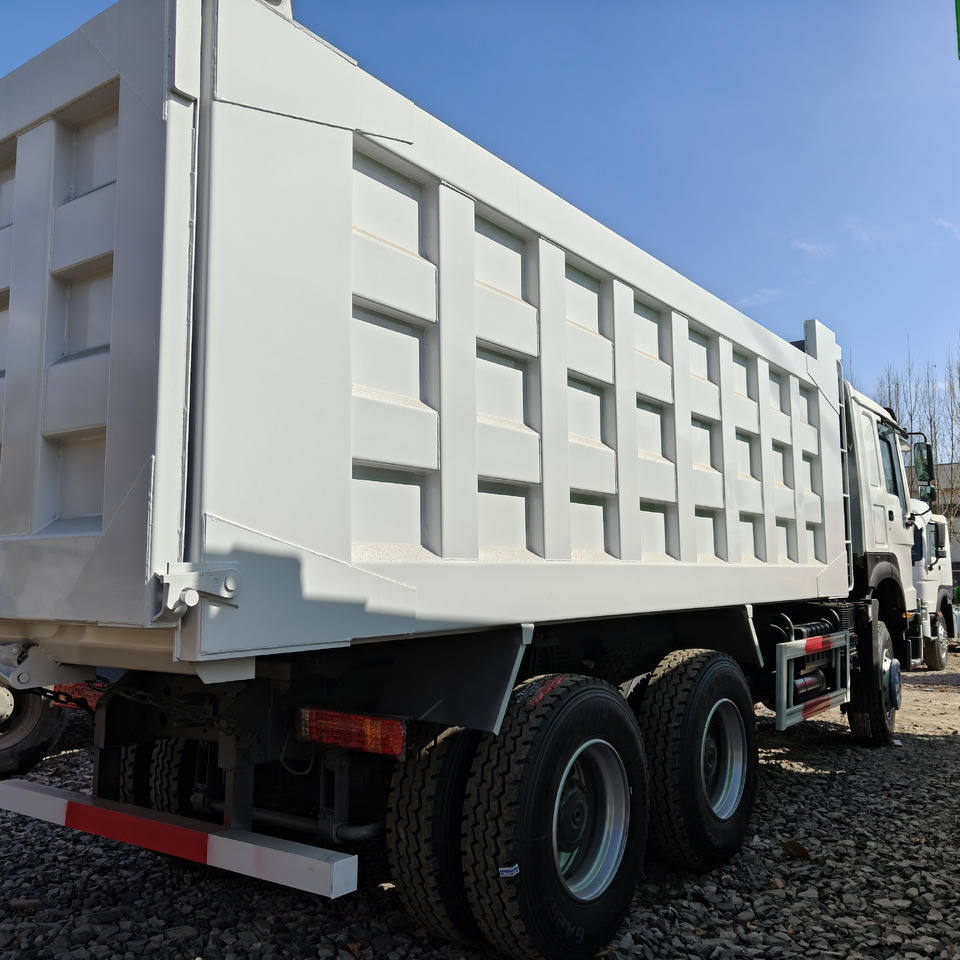 SINOTRUK Howo 6x4-10 wheels - Camion benne: photos 2 SINOTRUK Howo 6x4-10 wheels - Camion benne: photos 2
