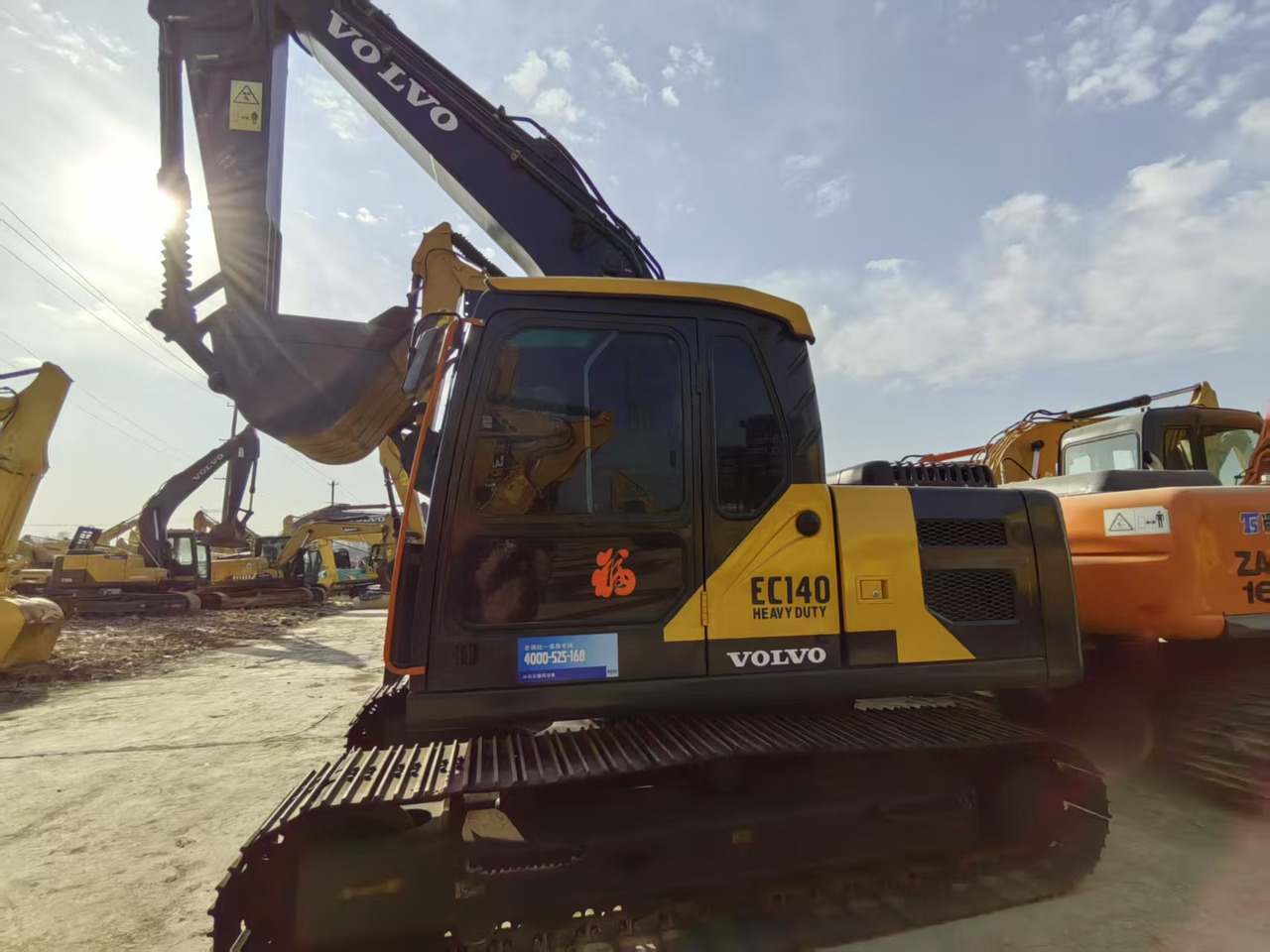 VOLVO EC140 - Pelle sur chenille: photos 3 VOLVO EC140 - Pelle sur chenille: photos 3