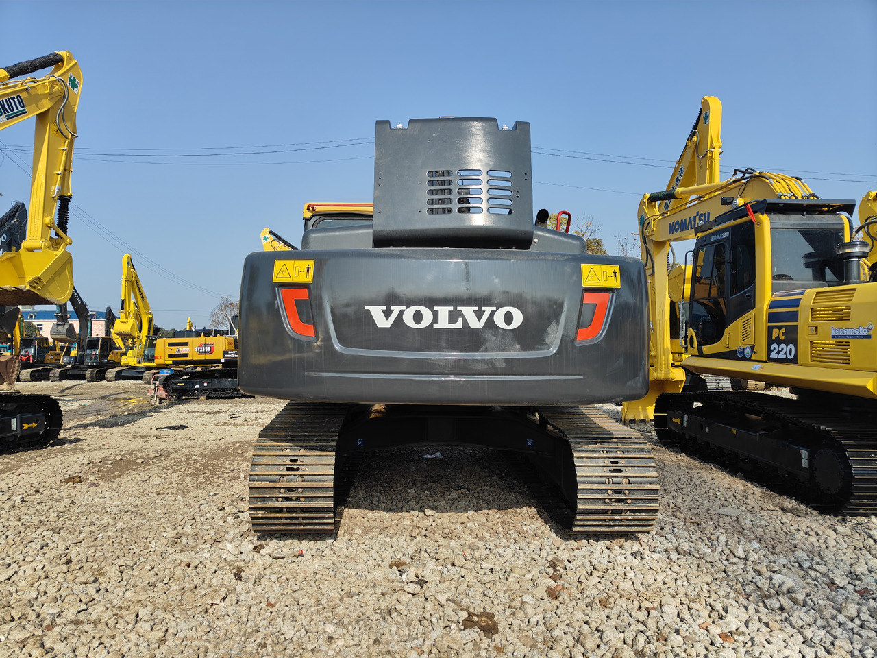 VOLVO EC240 - Pelle sur chenille: photos 5 VOLVO EC240 - Pelle sur chenille: photos 5