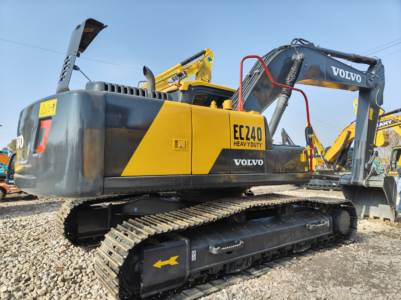 VOLVO EC240 - Pelle sur chenille: photos 3 VOLVO EC240 - Pelle sur chenille: photos 3