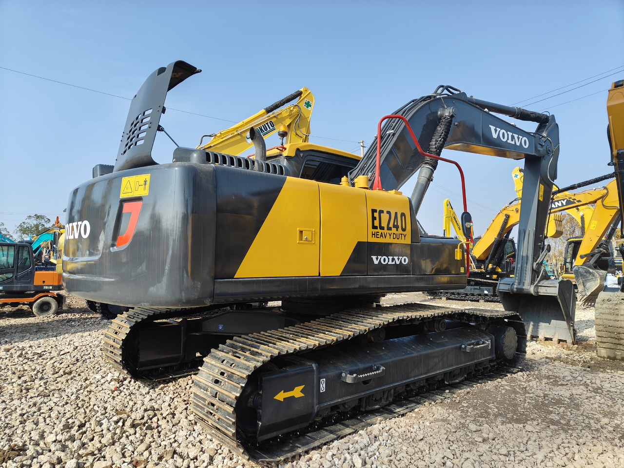 VOLVO EC240 - Pelle sur chenille: photos 2 VOLVO EC240 - Pelle sur chenille: photos 2