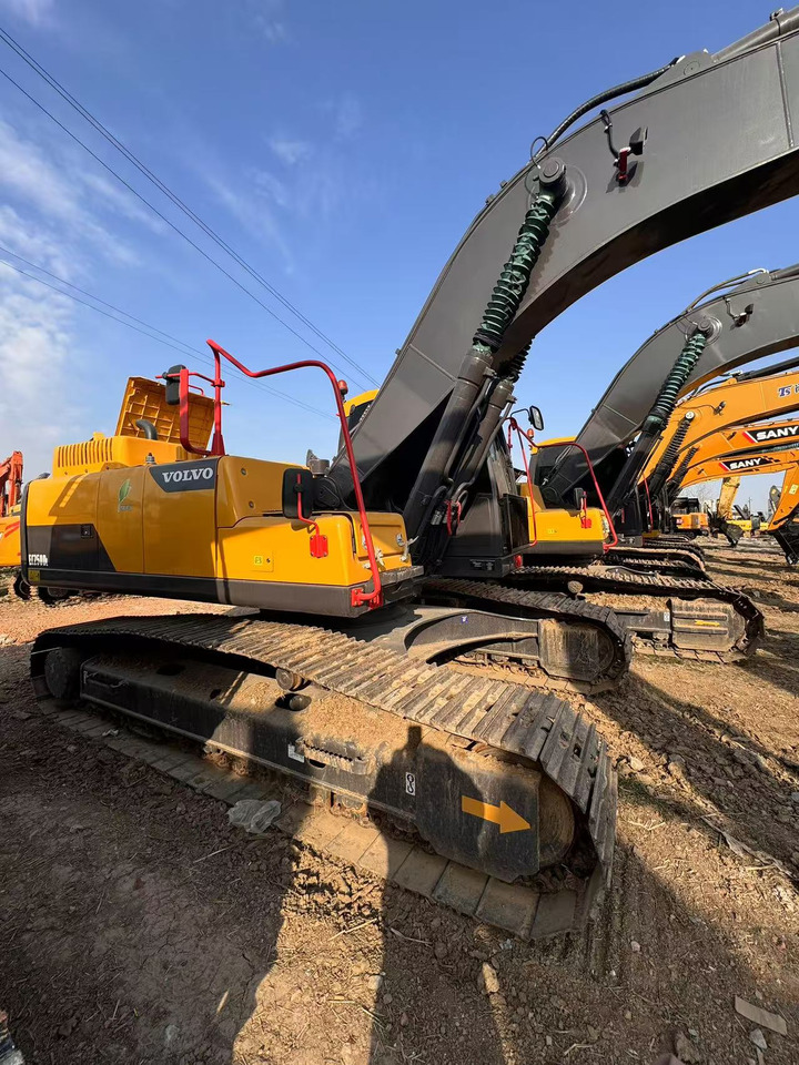 VOLVO EC250D - Pelle sur chenille: photos 2 VOLVO EC250D - Pelle sur chenille: photos 2