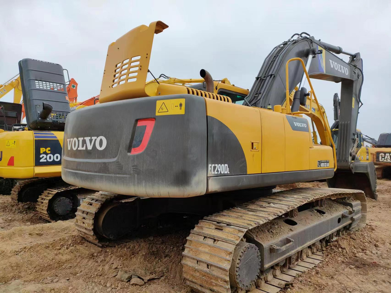 VOLVO EC290 - Pelle sur chenille: photos 1 VOLVO EC290 - Pelle sur chenille: photos 1