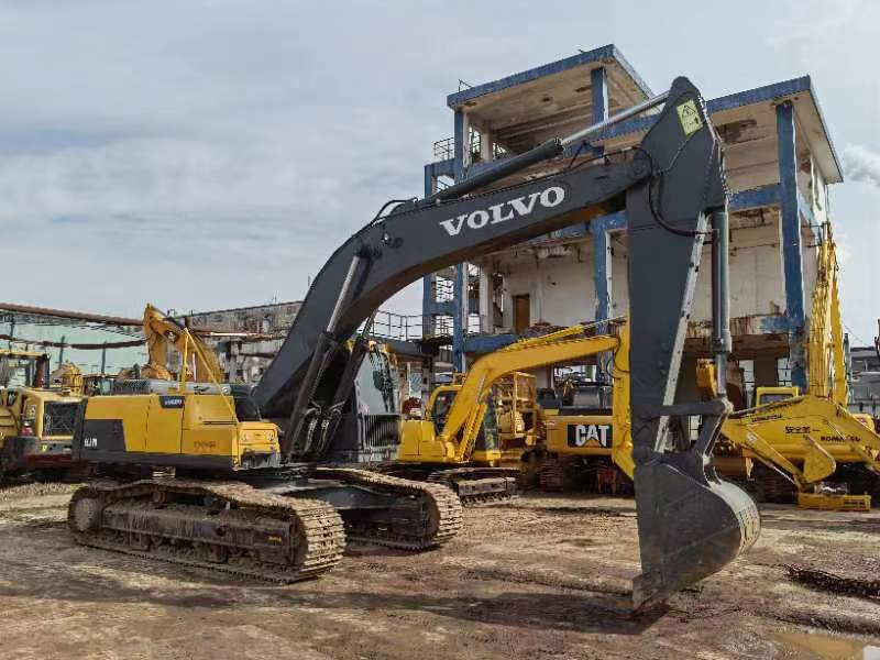 VOLVO EC290 - Pelle sur chenille: photos 1 VOLVO EC290 - Pelle sur chenille: photos 1