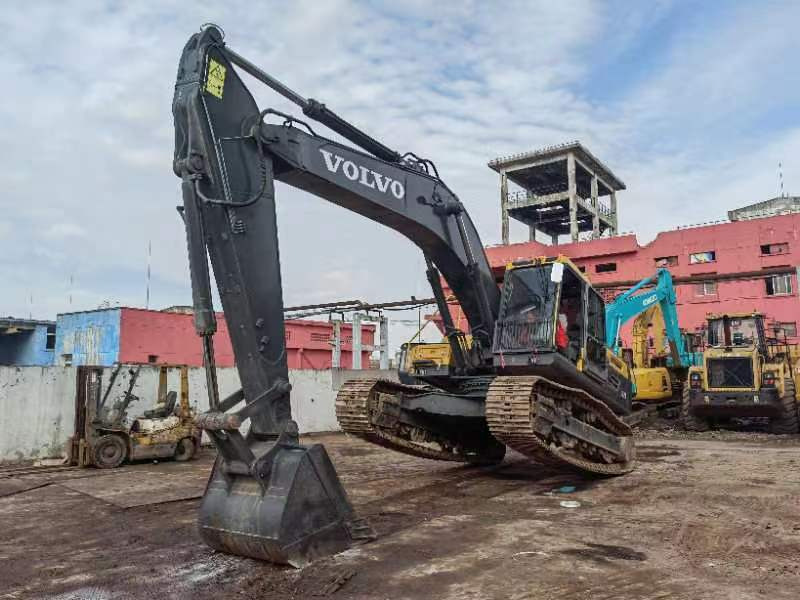 VOLVO EC290 - Pelle sur chenille: photos 2 VOLVO EC290 - Pelle sur chenille: photos 2