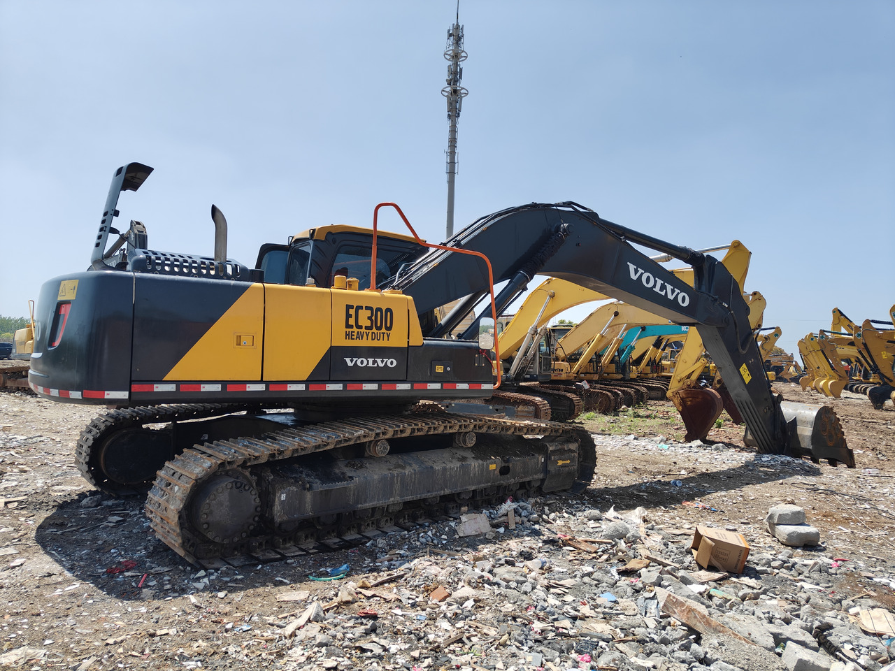 VOLVO EC300 - Pelle sur chenille: photos 3 VOLVO EC300 - Pelle sur chenille: photos 3