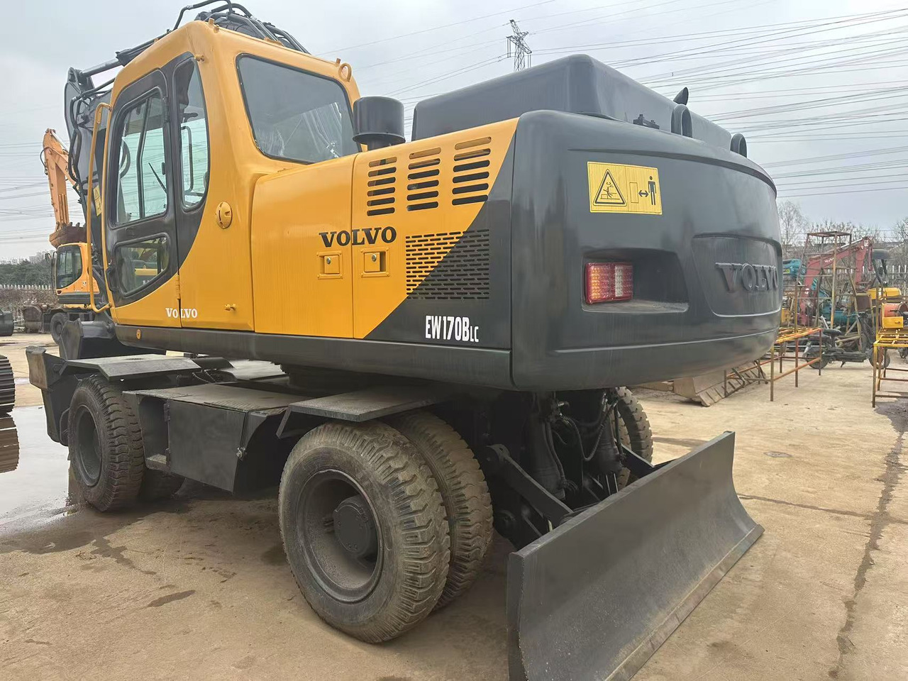 VOLVO EW170BLC - Pelle sur pneus: photos 4 VOLVO EW170BLC - Pelle sur pneus: photos 4