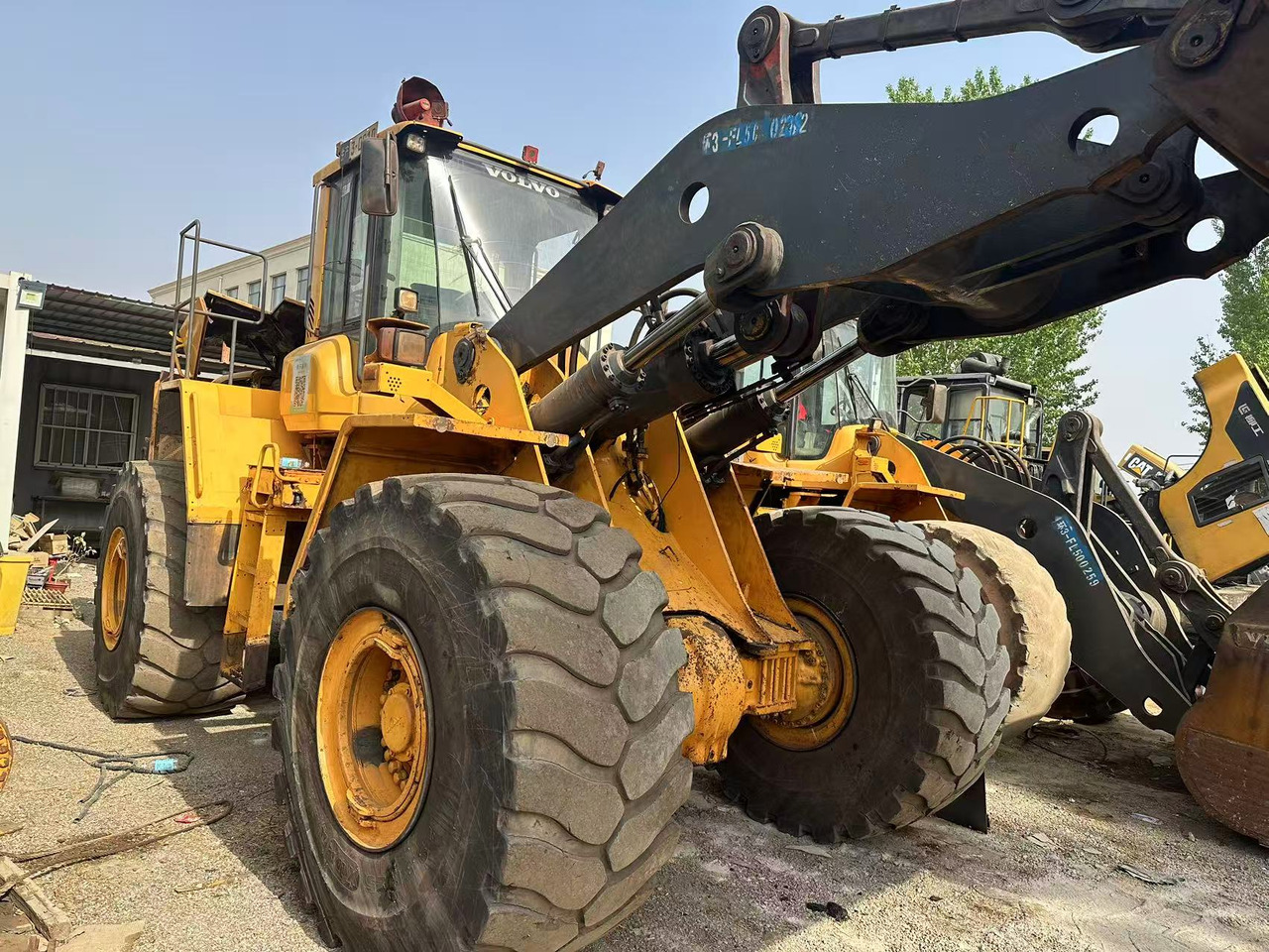 VOLVO L220F - Chargeuse sur pneus: photos 2 VOLVO L220F - Chargeuse sur pneus: photos 2