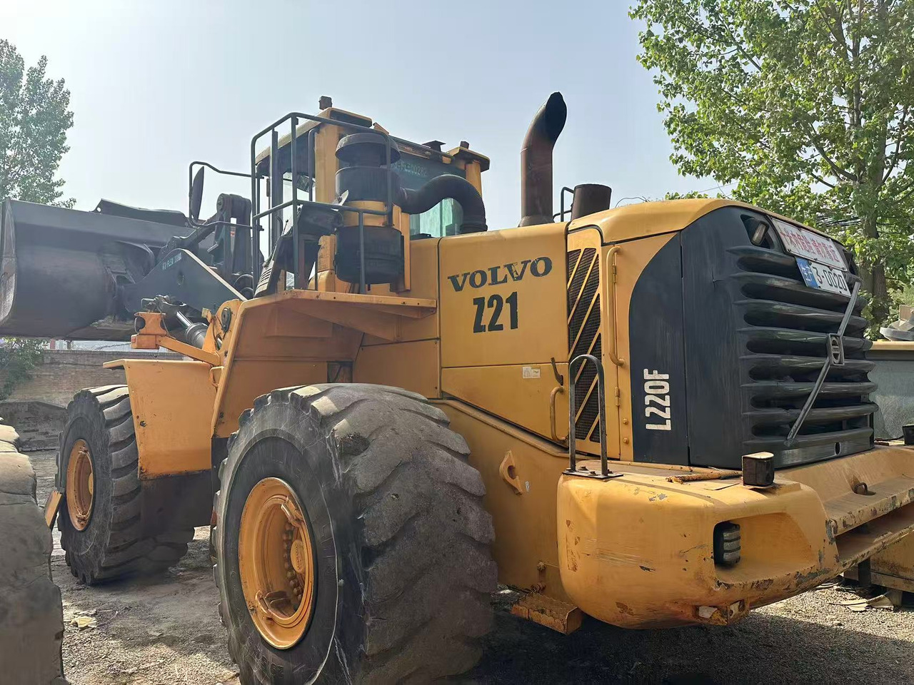 VOLVO L220F - Chargeuse sur pneus: photos 1 VOLVO L220F - Chargeuse sur pneus: photos 1