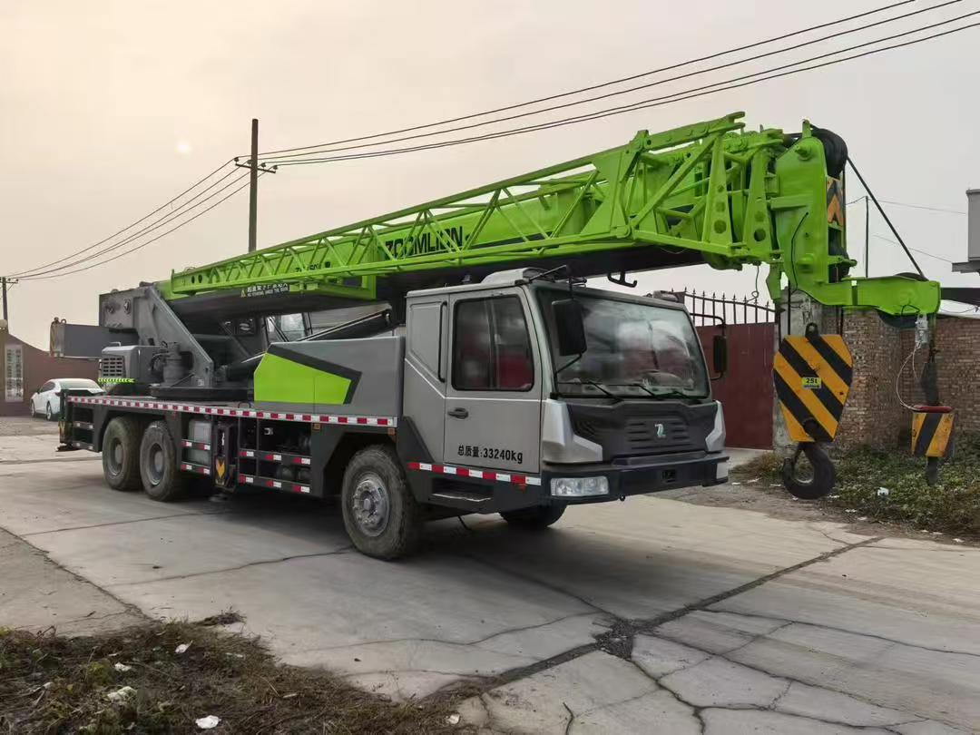 ZOOMLION ZTC250 - Grue mobile: photos 2 ZOOMLION ZTC250 - Grue mobile: photos 2