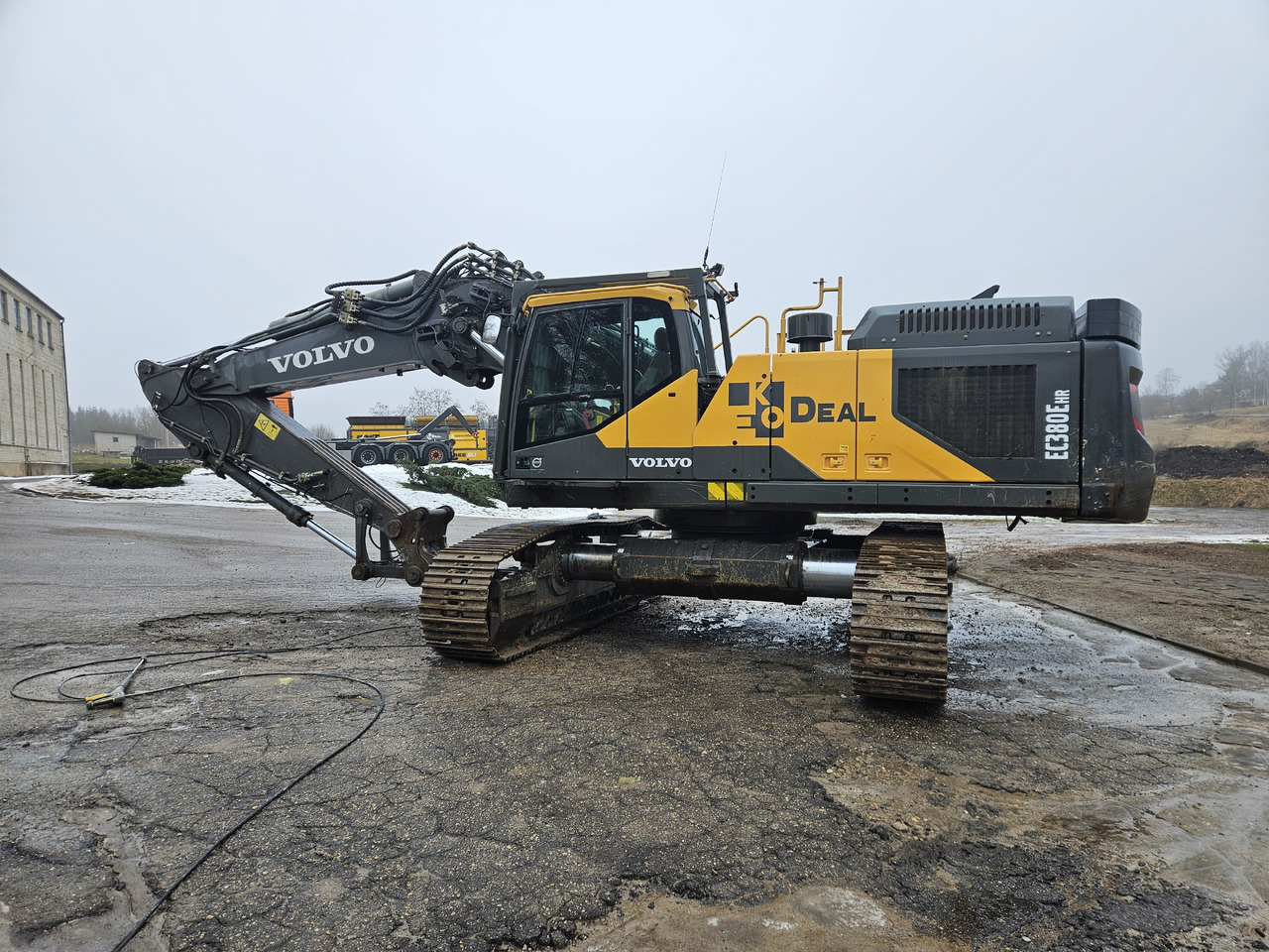 VOLVO EC380EHR - Pelle de démolition: photos 1 VOLVO EC380EHR - Pelle de démolition: photos 1