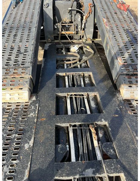 Louault auto/trucktransporter - Semi-remorque porte-voitures: photos 5 Louault auto/trucktransporter - Semi-remorque porte-voitures: photos 5