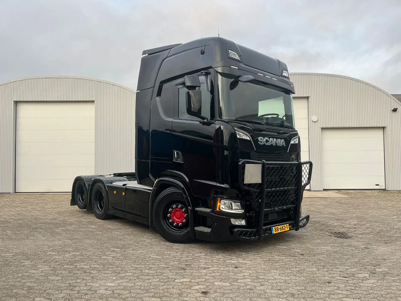 Scania S580 V8 NGS S580 v8 - Tracteur routier: photos 1 Scania S580 V8 NGS S580 v8 - Tracteur routier: photos 1