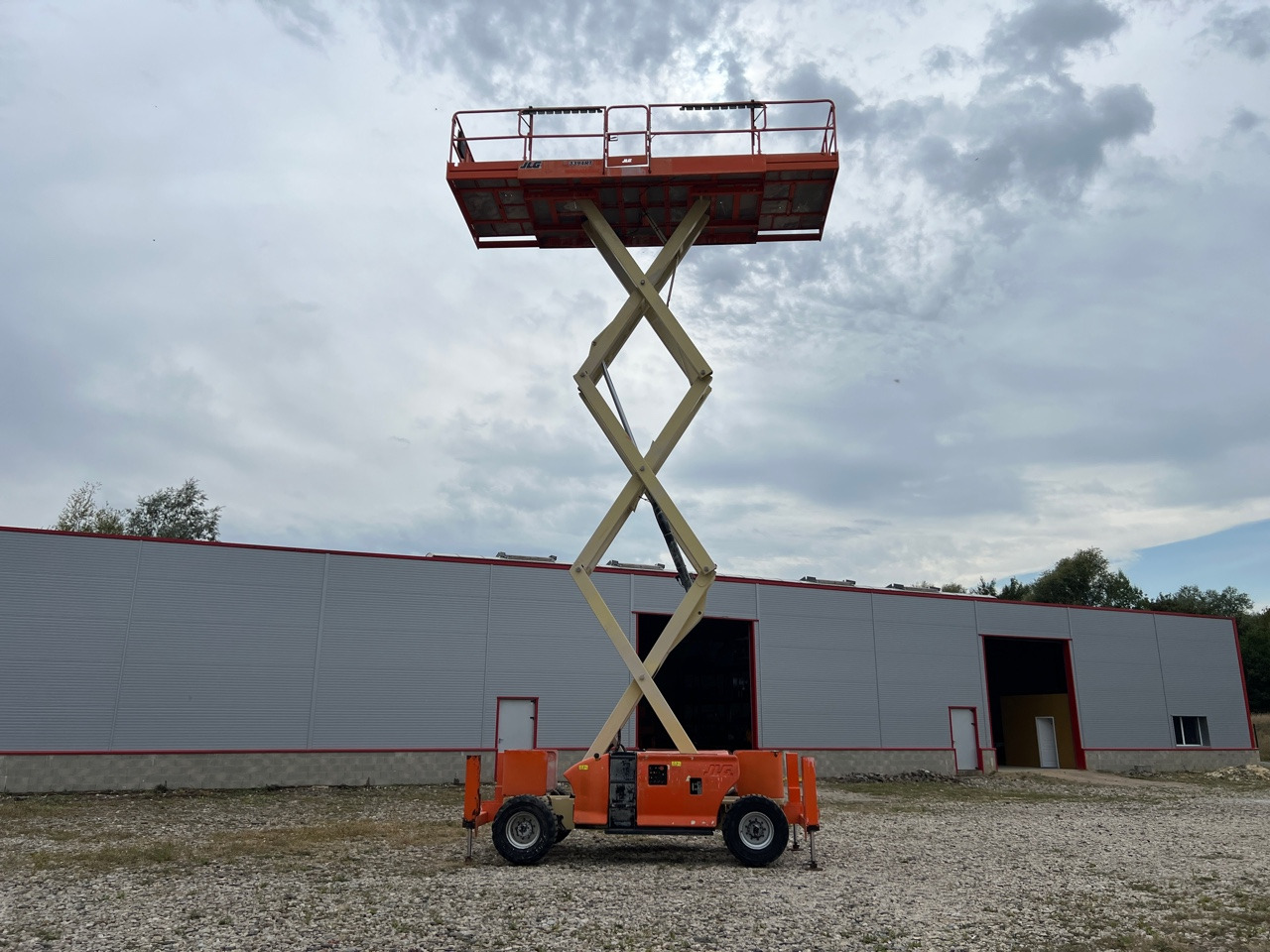 JLG 3394RT - Nacelle ciseaux: photos 2 JLG 3394RT - Nacelle ciseaux: photos 2