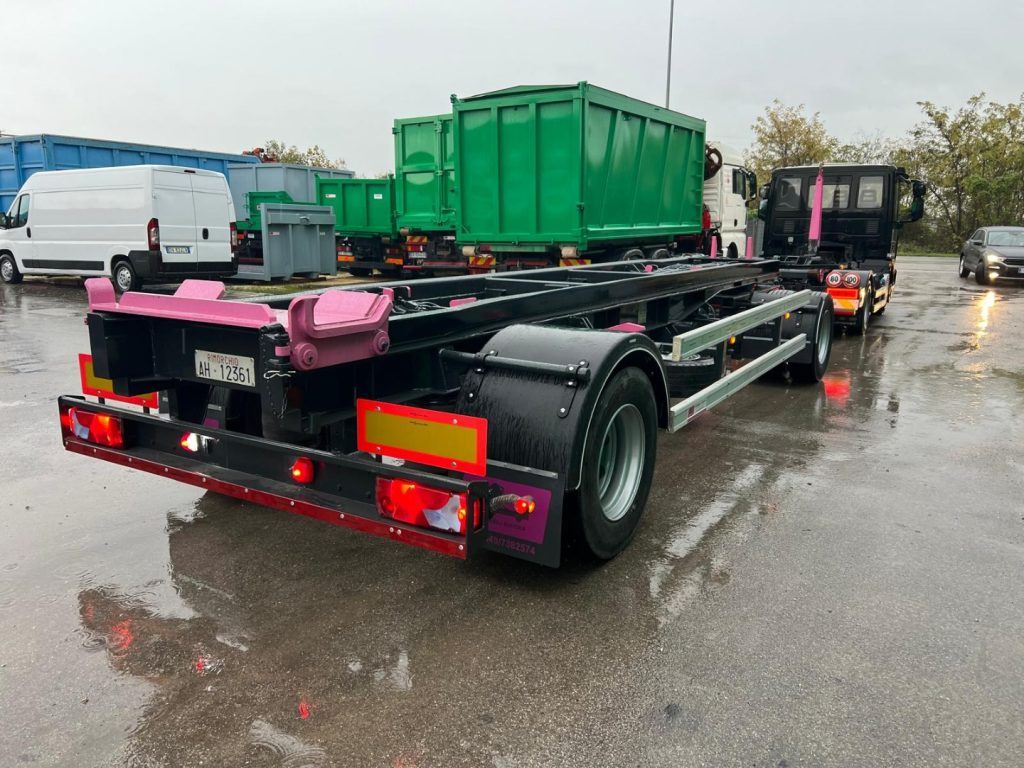 ATLAS RIMORCHIO ATLAS SCARRABILE - Remorque ampliroll/ Multibenne: photos 2 ATLAS RIMORCHIO ATLAS SCARRABILE - Remorque ampliroll/ Multibenne: photos 2