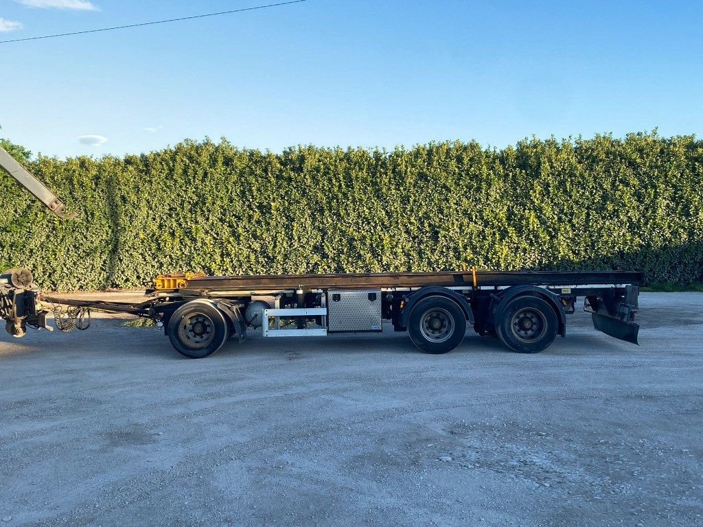 CARDI RIMORCHIO CARDI SCARRABILE RIBALTABILE PNEUMATICO - Remorque ampliroll/ Multibenne: photos 3 CARDI RIMORCHIO CARDI SCARRABILE RIBALTABILE PNEUMATICO - Remorque ampliroll/ Multibenne: photos 3