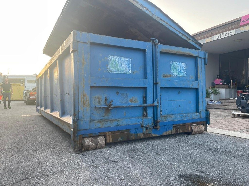 CONTAINER SCARRABILE USATO CON COPERCHIO - Benne ampliroll: photos 2 CONTAINER SCARRABILE USATO CON COPERCHIO - Benne ampliroll: photos 2