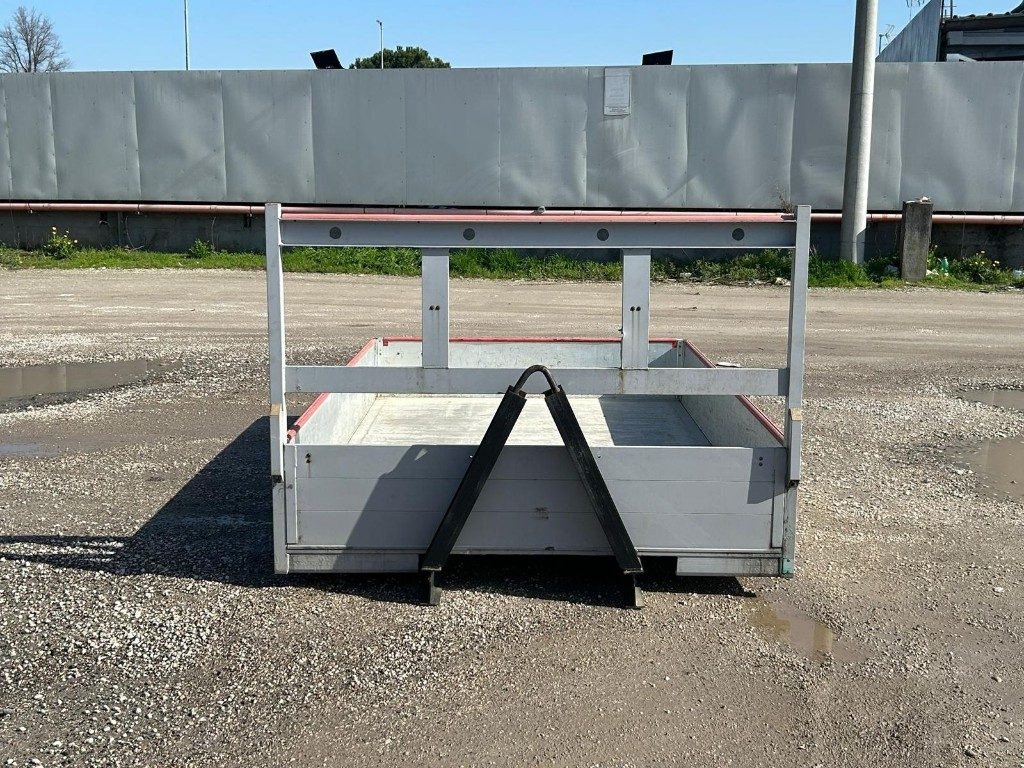 CONTAINER USATO SCARRABILE A PIANALE - Benne ampliroll: photos 3 CONTAINER USATO SCARRABILE A PIANALE - Benne ampliroll: photos 3