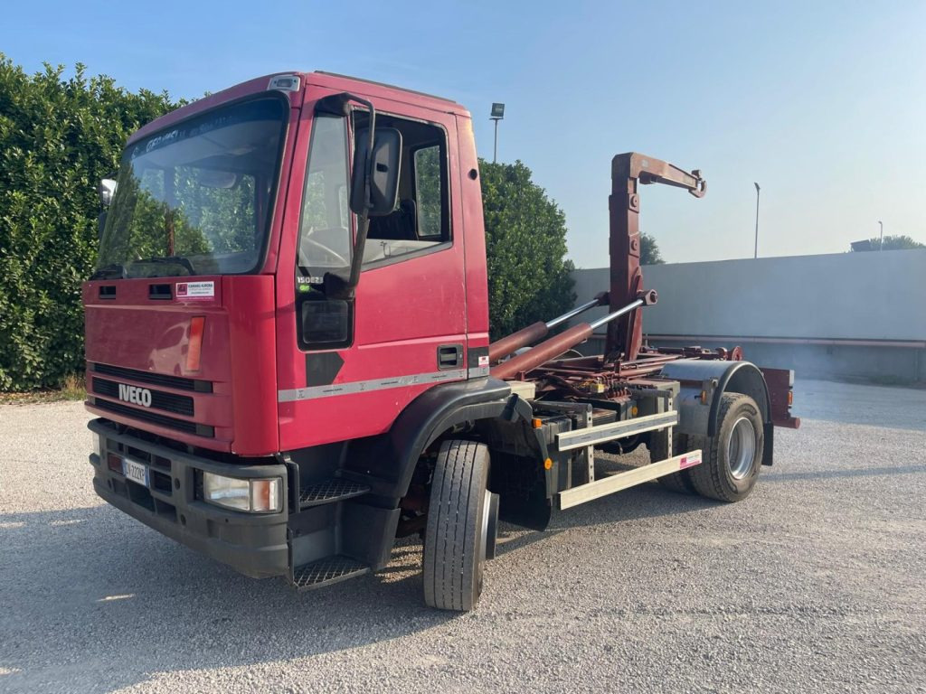 FIAT IVECO EUROCARGO 150E23 - Camion ampliroll: photos 1 FIAT IVECO EUROCARGO 150E23 - Camion ampliroll: photos 1