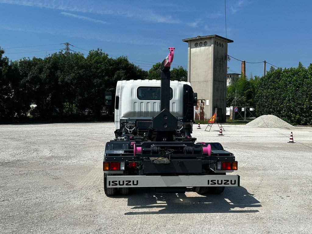 ISUZU P75 NUOVO SCARRABILE - Camion ampliroll: photos 4 ISUZU P75 NUOVO SCARRABILE - Camion ampliroll: photos 4