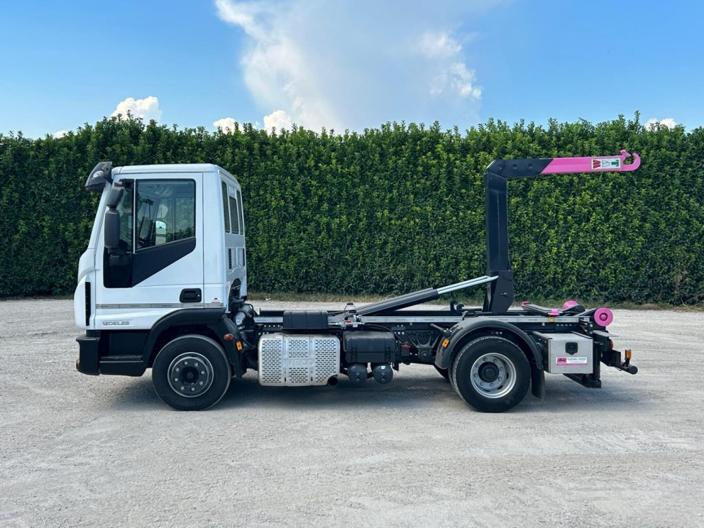 IVECO 120EL22 CON SCARRABILE NUOVO - Camion ampliroll: photos 4 IVECO 120EL22 CON SCARRABILE NUOVO - Camion ampliroll: photos 4